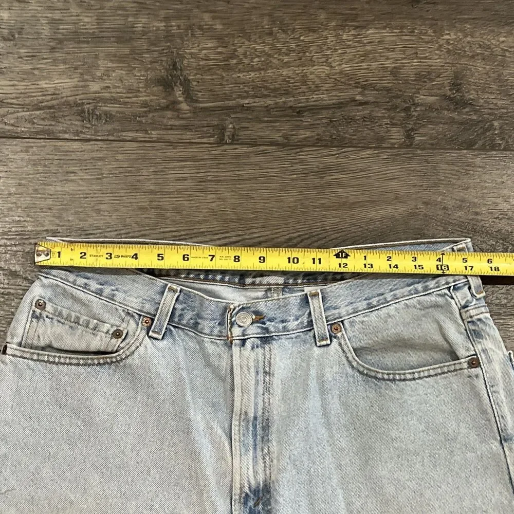 Vintage Y2K 2004 Levi’s 550 Relaxed Fit  Light Wash Blue Jean Shorts Jorts - 36